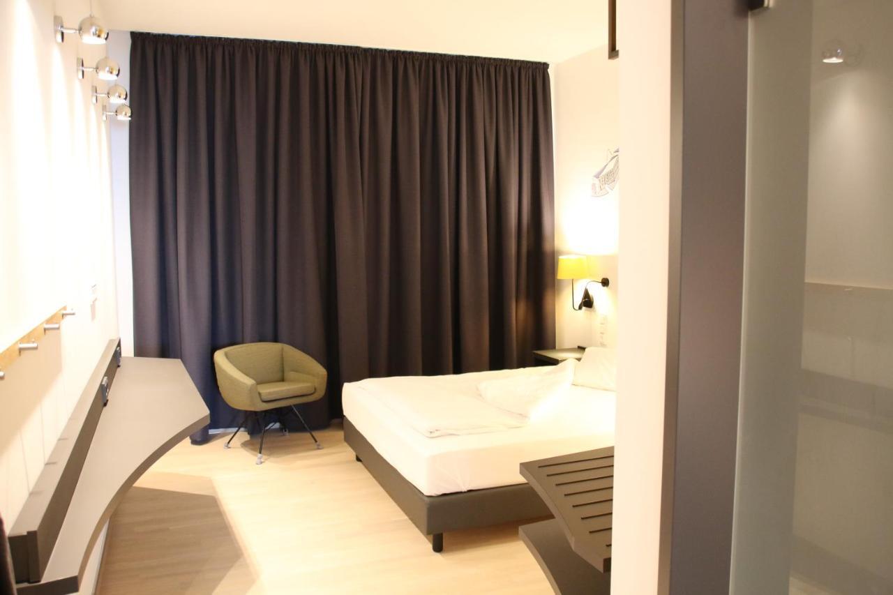 Hotel Im Leskanpark Cologne Exterior photo